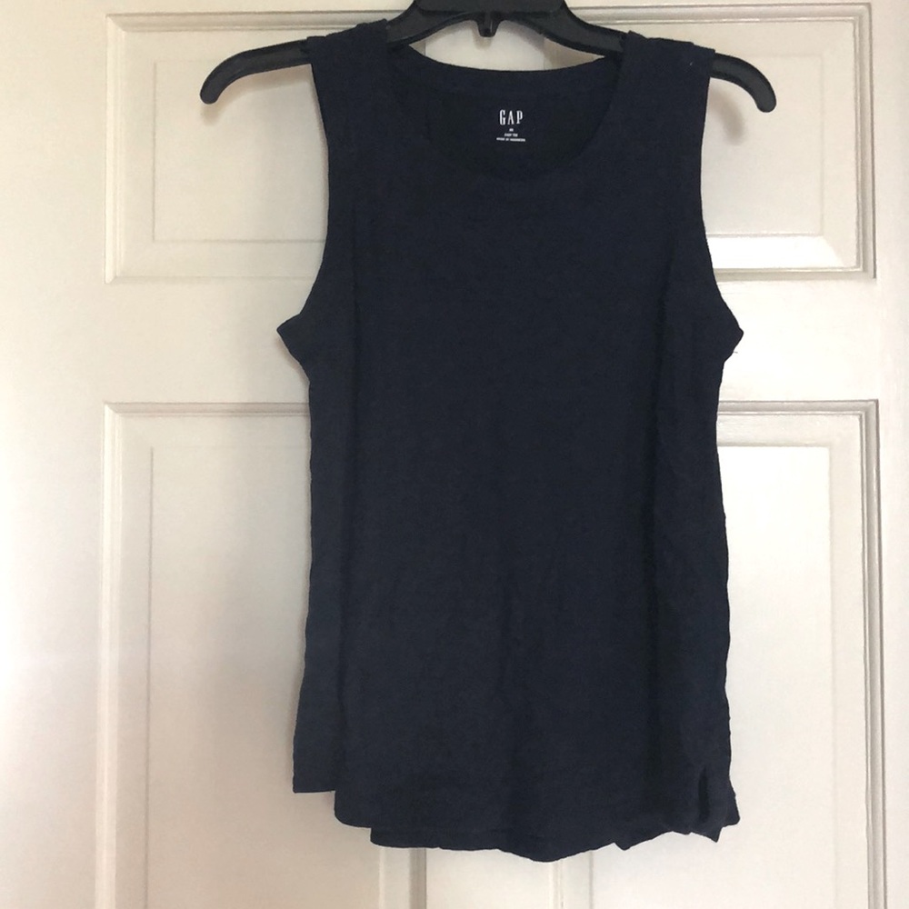 Women’s Gap tank top